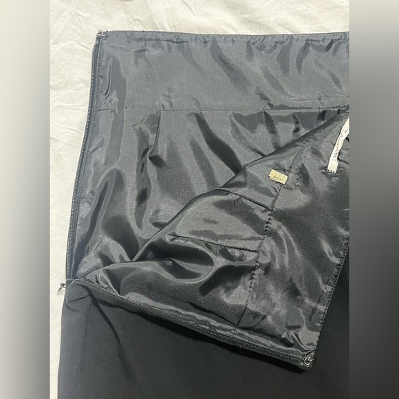 Tahari Elegant Bellona Black Side Zipper Skirt Womens Size 4 NWT - Picture 11 of 16